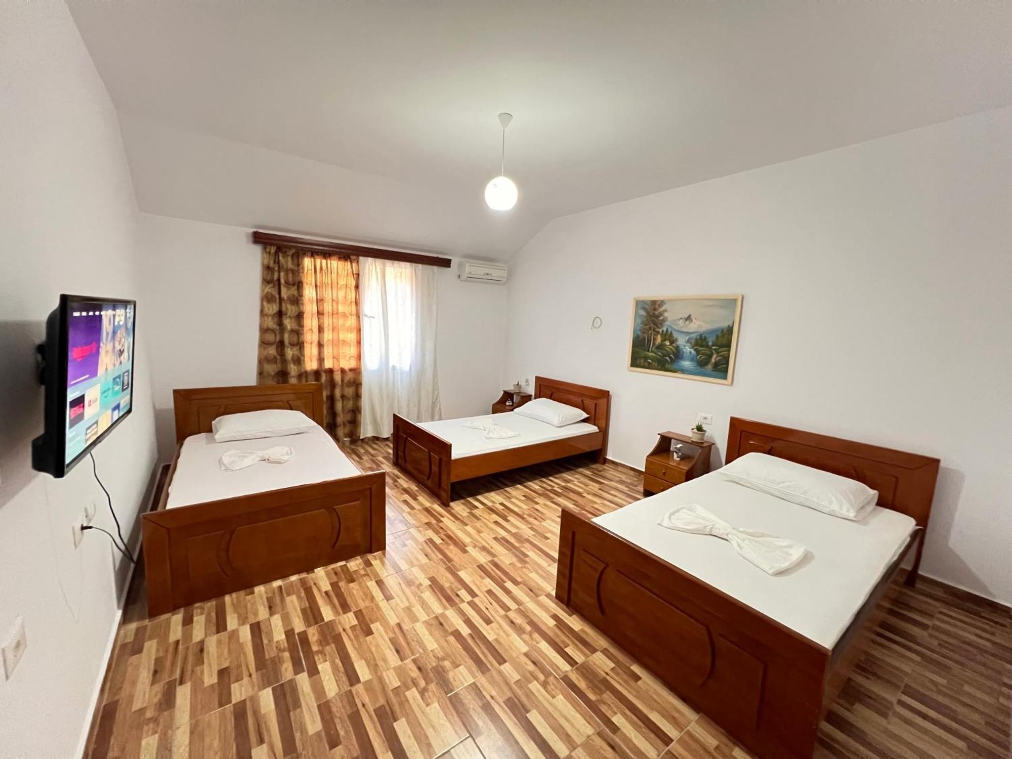 Villa Ensalv Berat - Apartment - Room - Penthouse Δωμάτιο φωτογραφία
