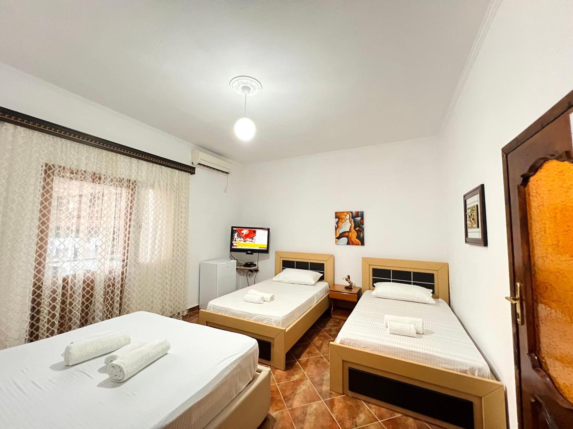 Villa Ensalv Berat - Apartment - Room - Penthouse Εξωτερικό φωτογραφία
